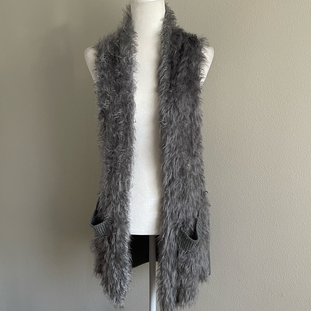 Calle Gray Faux Fur Vest Size M